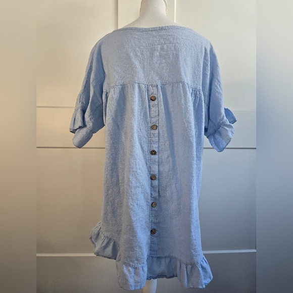 Light Blue Ruffle Hem Top With Button Detail Down The Black - Picture 5 of 10